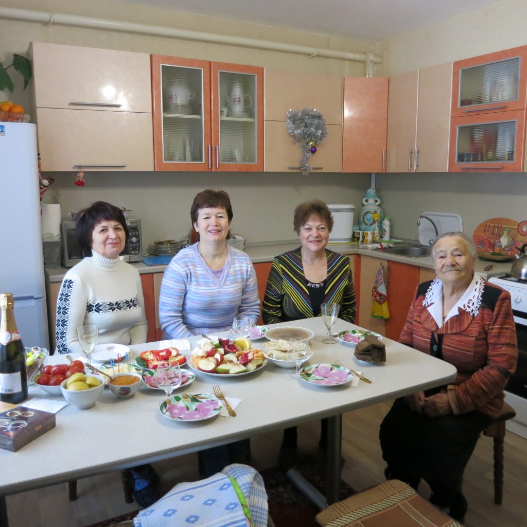 Посещение на дому 95-летней мамы участницы программ Фонда Голосовой Людмилы Вячеславовны.